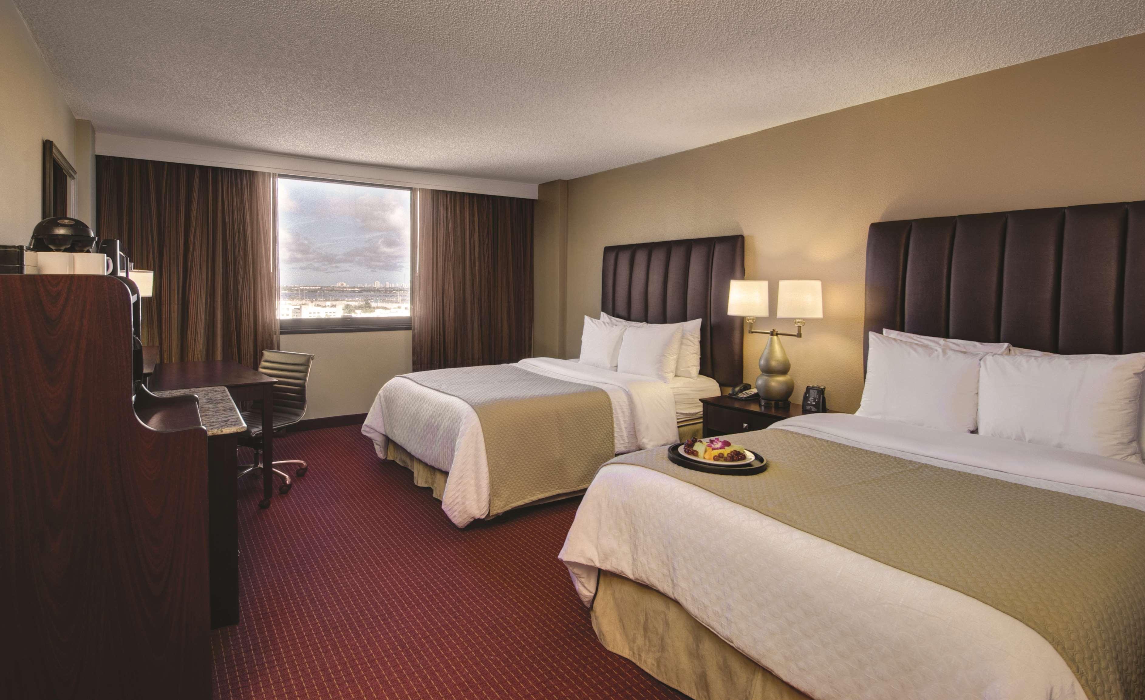 Embassy Suites By Hilton West Palm Beach Central Oda fotoğraf